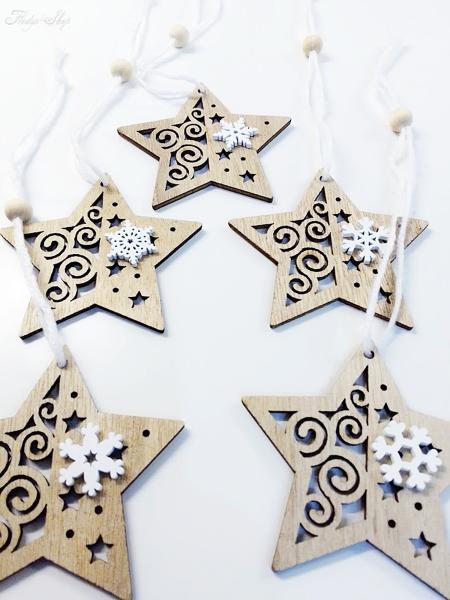 Weihnachtsstern mit weißer Schneeflocke